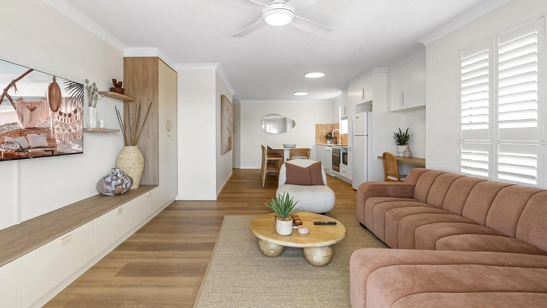 Bright 2-Bed Apartment With Stunning Ocean Views Caloundra