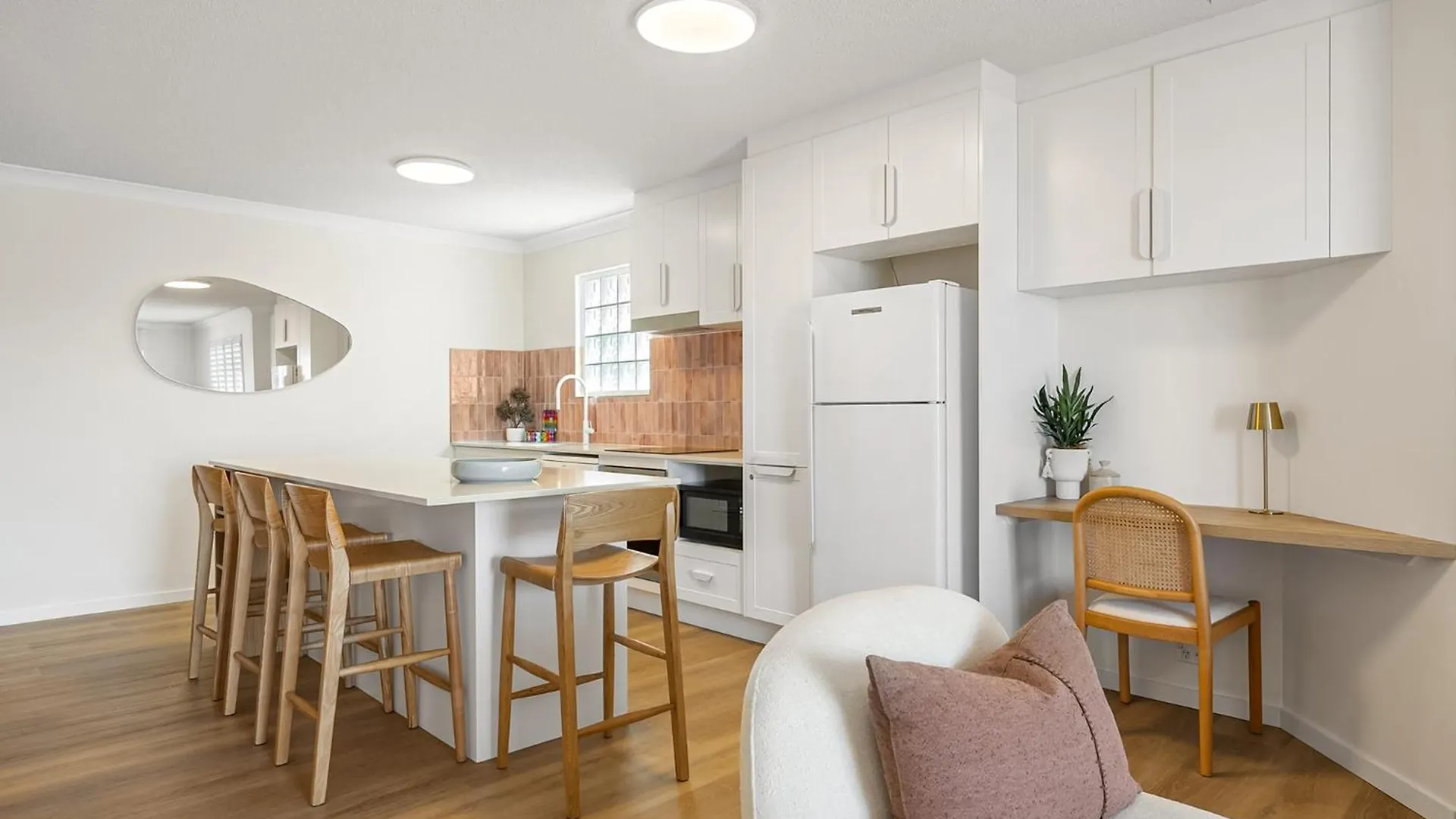 Bright 2-Bed Apartment With Stunning Ocean Views Caloundra