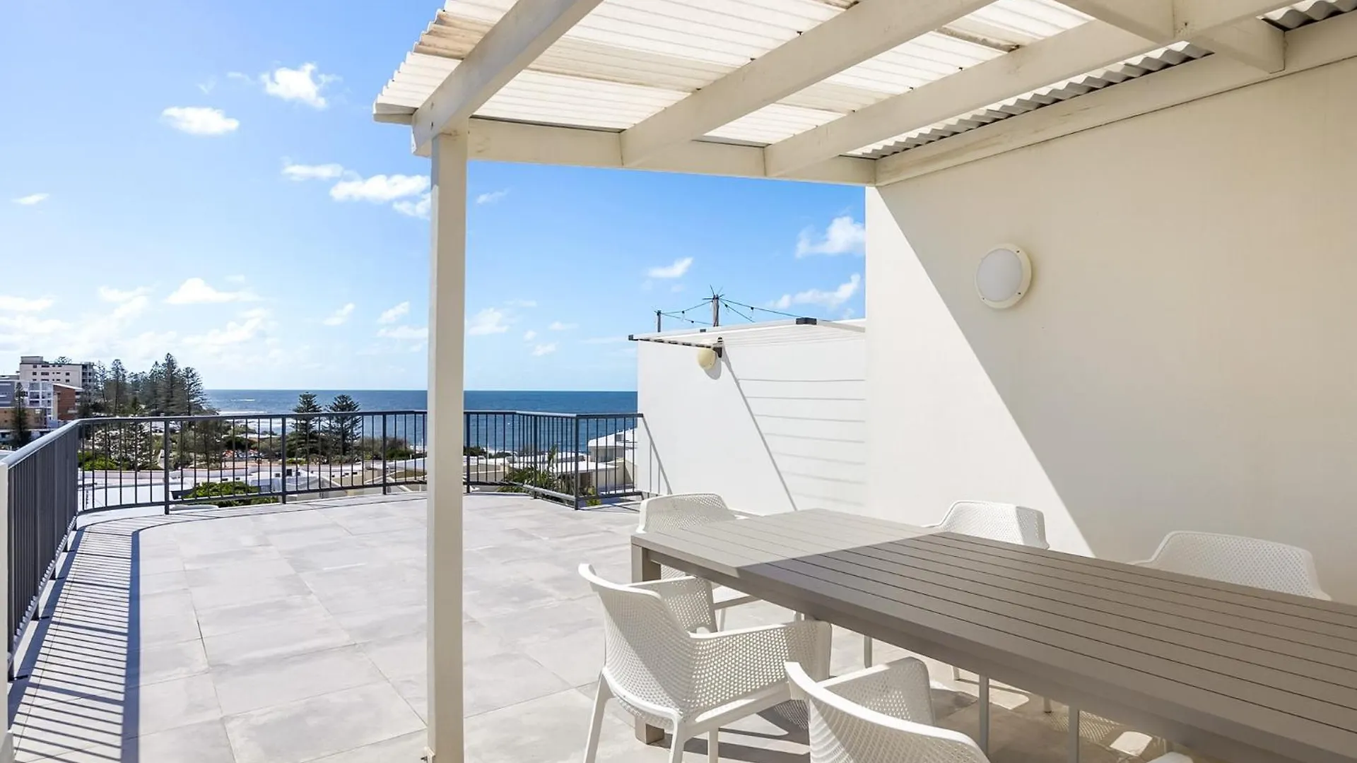 Bright 2-Bed Apartment With Stunning Ocean Views Caloundra Australia