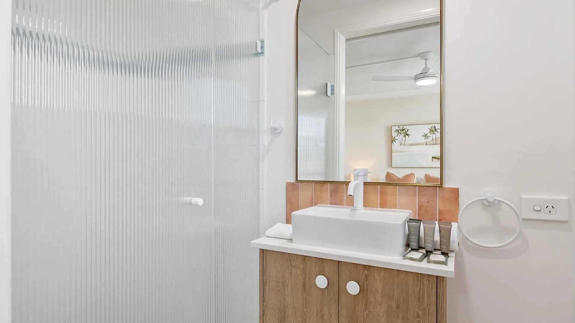 Bright 2-Bed Apartment With Stunning Ocean Views Caloundra