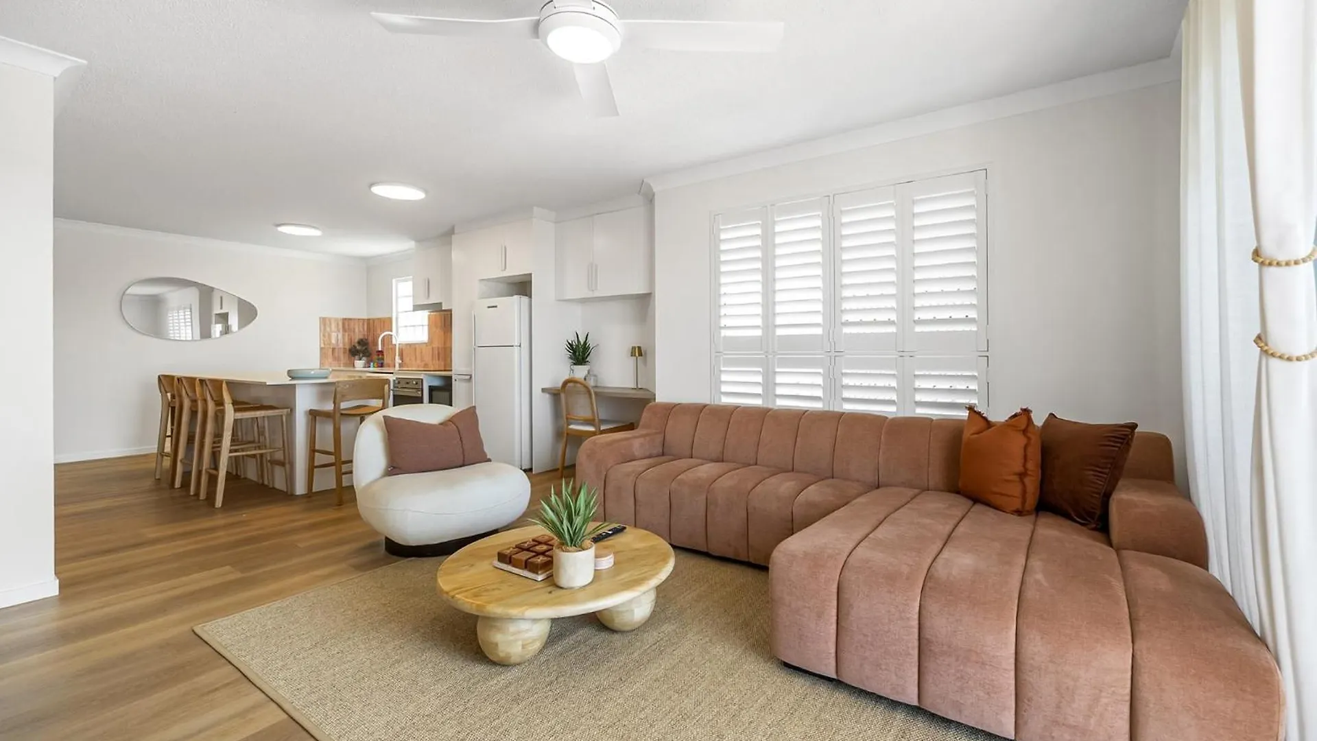 Bright 2-Bed Apartment With Stunning Ocean Views Caloundra