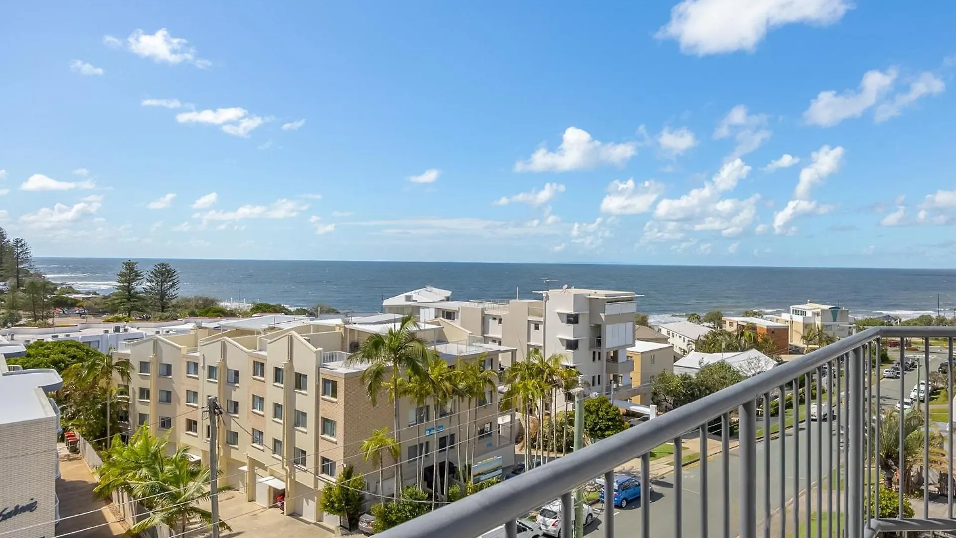 Bright 2-Bed Apartment With Stunning Ocean Views Caloundra