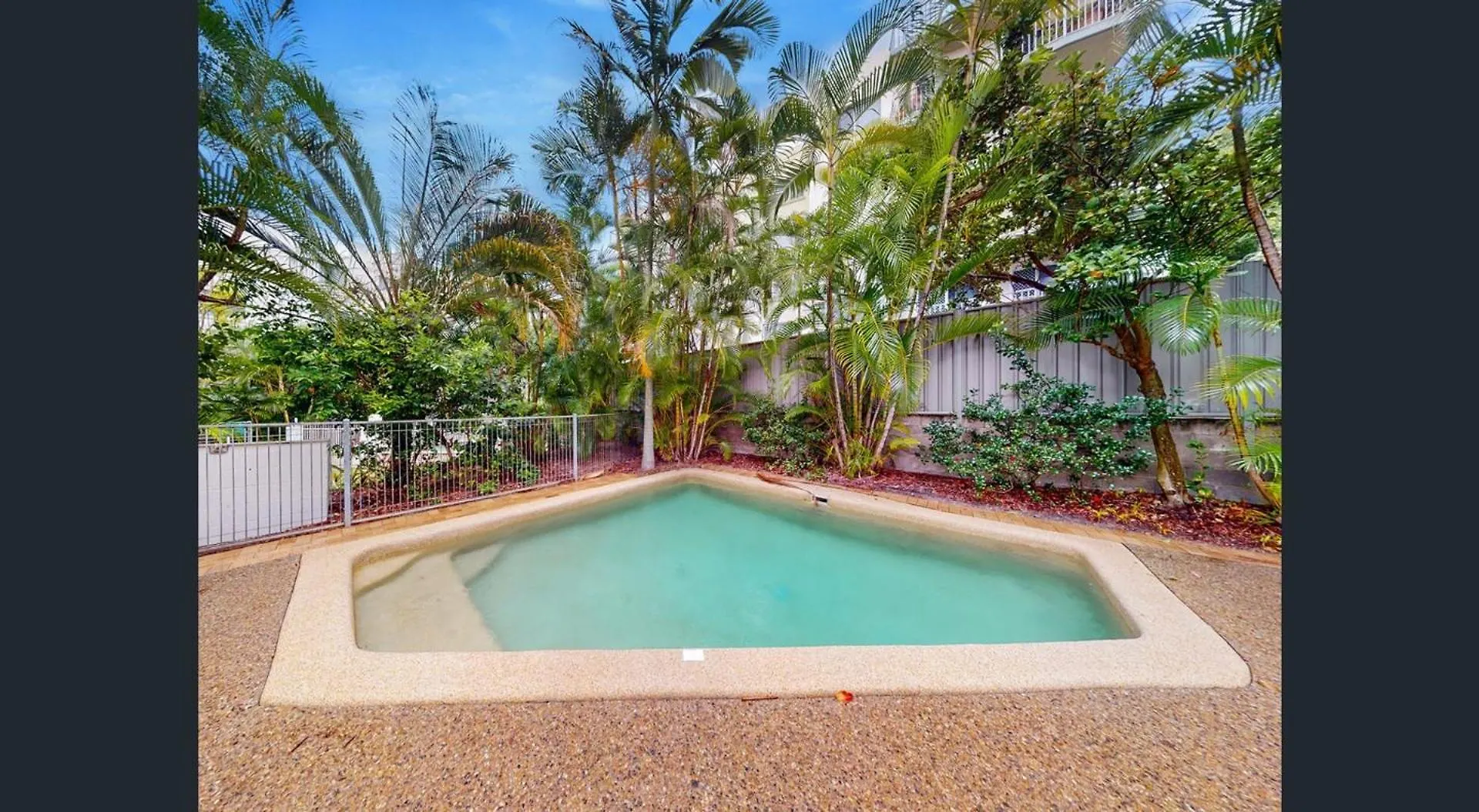 Bright 2-Bed Apartment With Stunning Ocean Views Caloundra 0*,